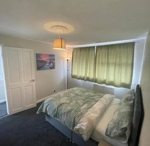 Lovely 4-Bed House In Fulwood, Preston Uk
